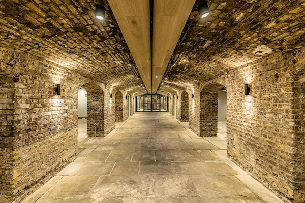 London Bridge Arches Hallway